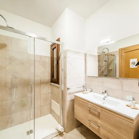 Apartahotel Gravina - *