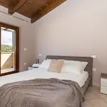 Gravina - & 3*